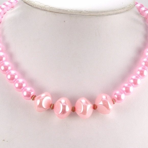 Francesca Visconti Necklace Pink Faux Pearls Graduating Sizes 18.5" NWOT Perfect - Picture 3 of 3